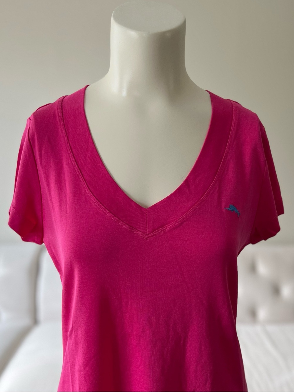 Tommy Bahama V-Neck T-Shirt Hot Pink Island Style Coastal Casual